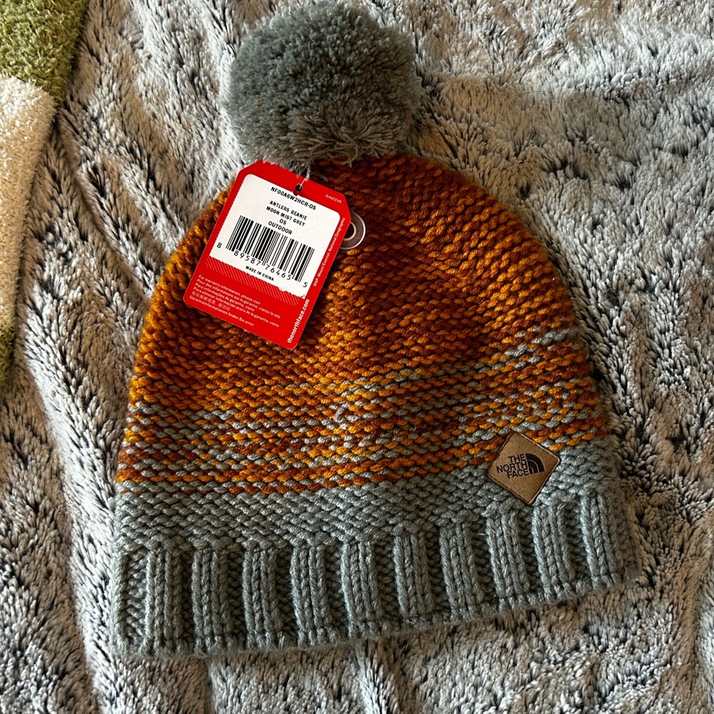NWT The North Face knit hat